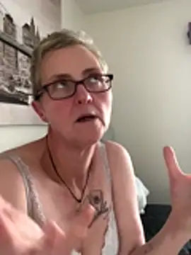 Curvy-Jinx's cam snapshot