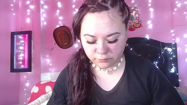 NikkiRous_'s cam snapshot