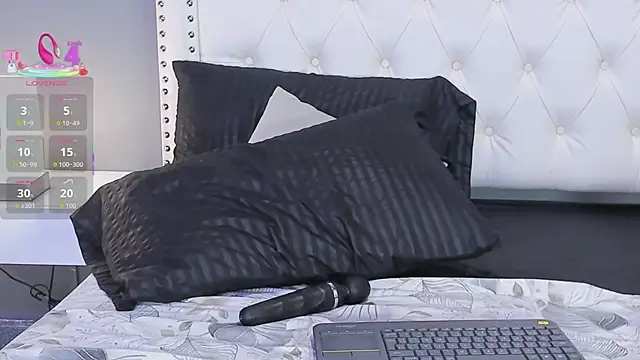 Julia_Martinez_ live sex cam