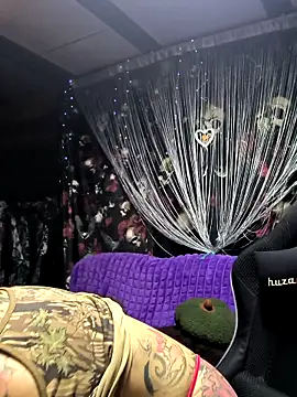 KikiXRed's cam snapshot