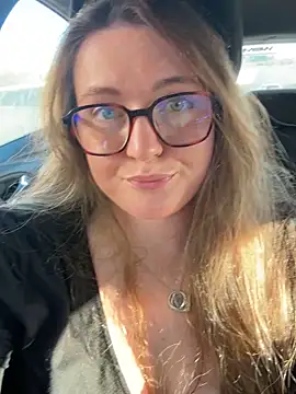 BustyBonnieUK's cam snapshot