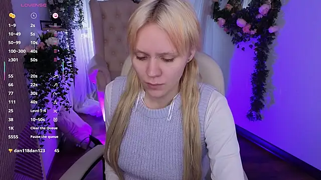 kitten_murray_'s cam snapshot