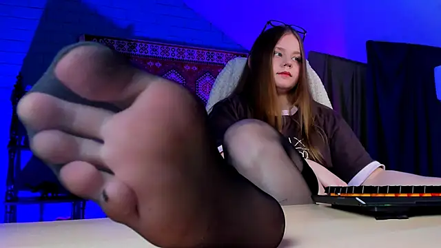 footfetish_baby's cam snapshot