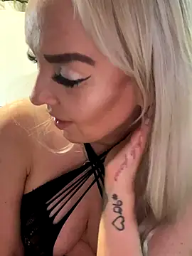 MIA-XXX's cam snapshot