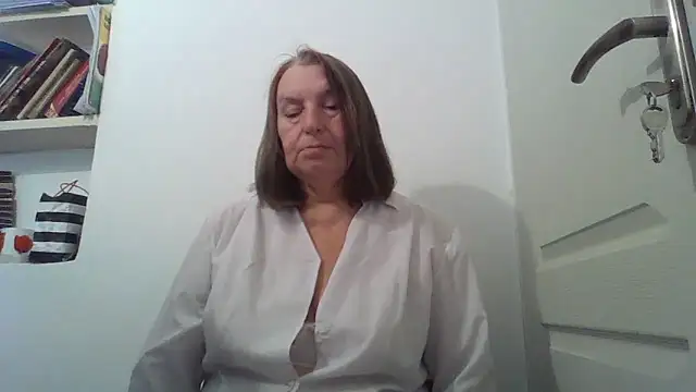 AnnaLive570's cam snapshot