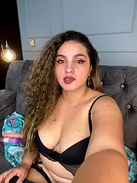 Mia_Crimson's cam snapshot