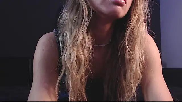 Ashley_Lin's cam snapshot