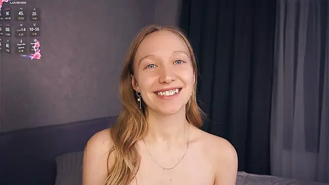 EarnestineGyllenband live sex cam