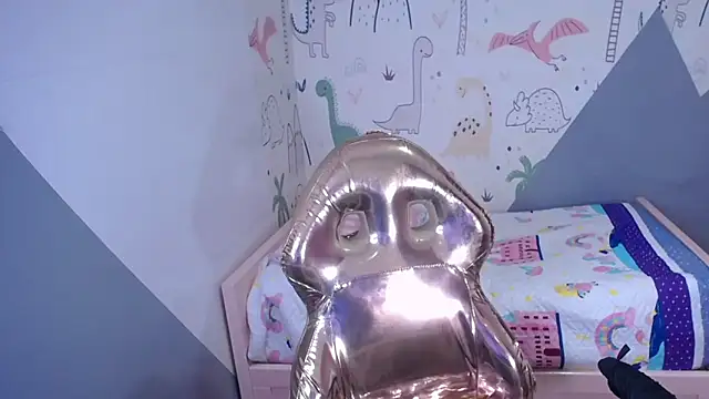 sophiia_t's cam snapshot