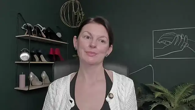 VivianWILD's cam snapshot