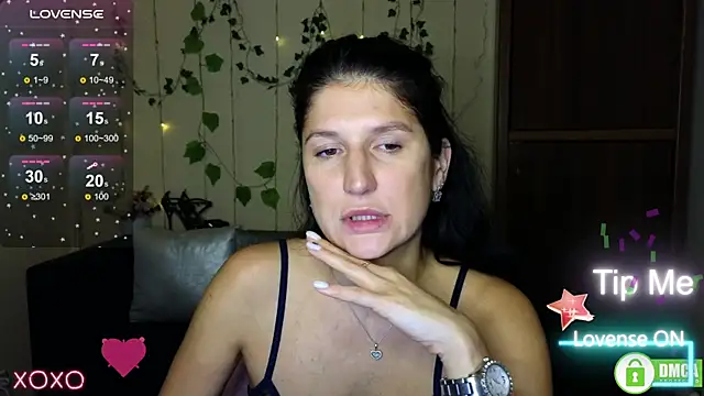 Alianna_Solo_Kisses's cam snapshot