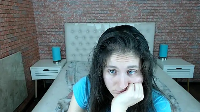 Holliy_Cooper's cam snapshot