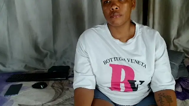 SexyBitch29's cam snapshot