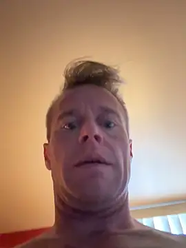 DILFiGuess1's cam snapshot