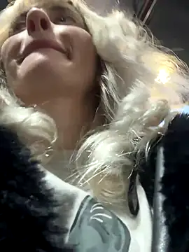 blondegirlx's cam snapshot