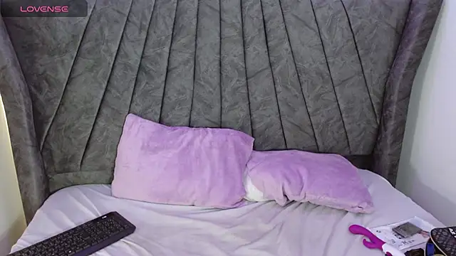 Aria_cloud69's cam snapshot