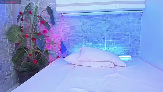 BellaBlazze's cam snapshot