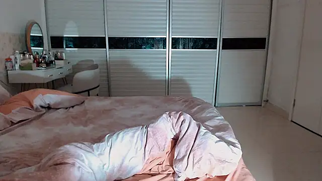 Miu1_girl live sex cam