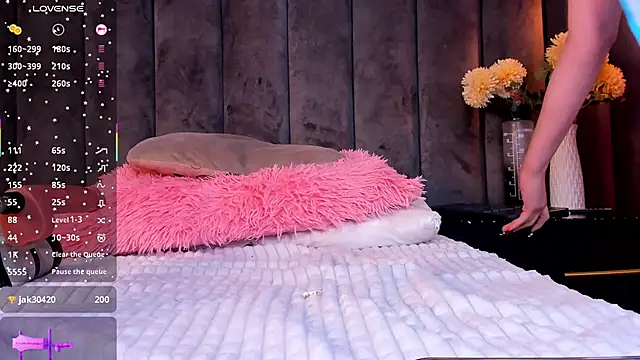 chelsea_bolton_'s cam snapshot