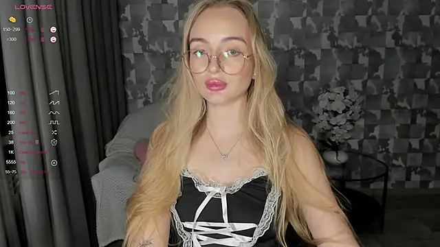 A_delina's cam snapshot