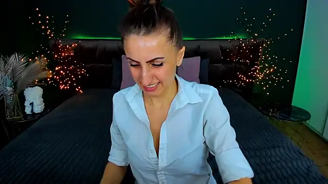 Rebecca_Diamond's cam snapshot