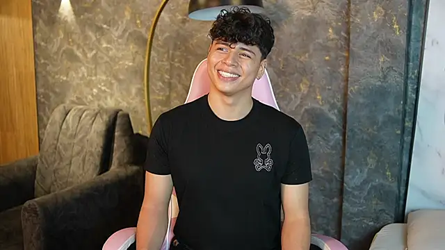 Ethan_occonor's cam snapshot