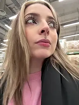 LoraaDoll's cam snapshot