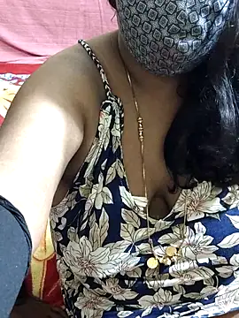 Yoursriya25's cam snapshot