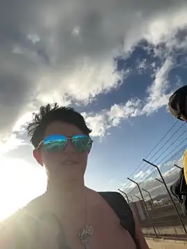 Reggie_roxie live sex cam