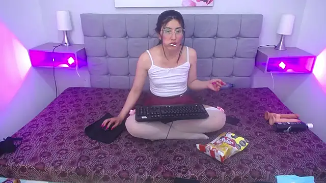 Violet_raine_'s cam snapshot