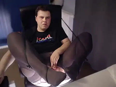 CuteMan33's cam snapshot