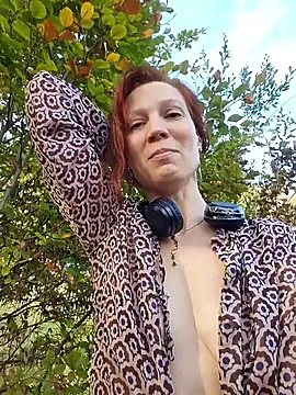 Exhibitionsplit's cam snapshot