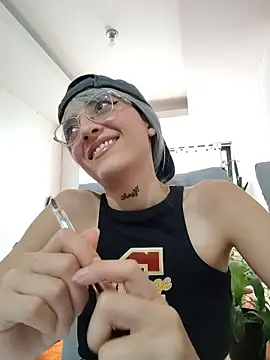 Dani-peggin's cam snapshot