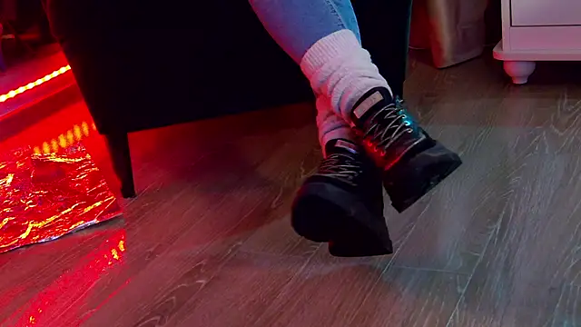 FeetVibe's cam snapshot