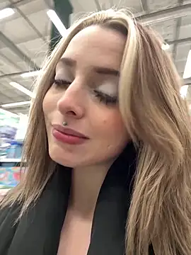 LoraaDoll's cam snapshot