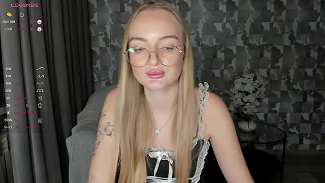 A_delina's cam snapshot