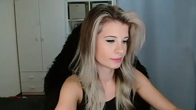 KristineGlow's cam snapshot