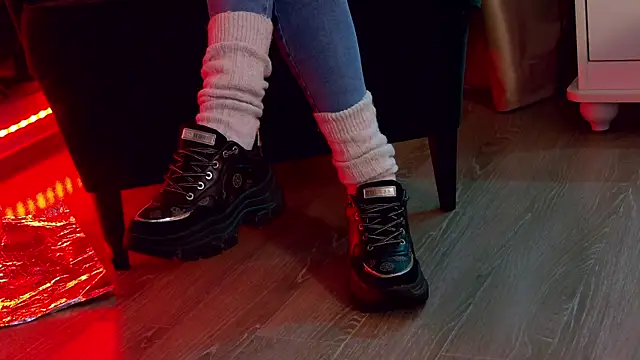 FeetVibe's cam snapshot