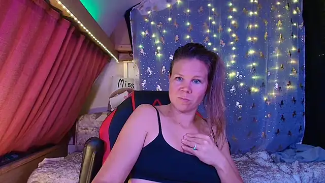 CallMeMaria's cam snapshot