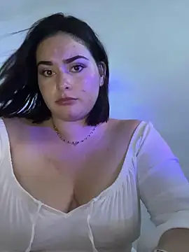 Romina_foxxx_'s cam snapshot