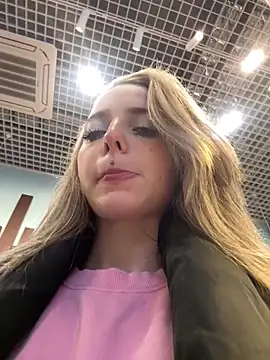 LoraaDoll live sex cam