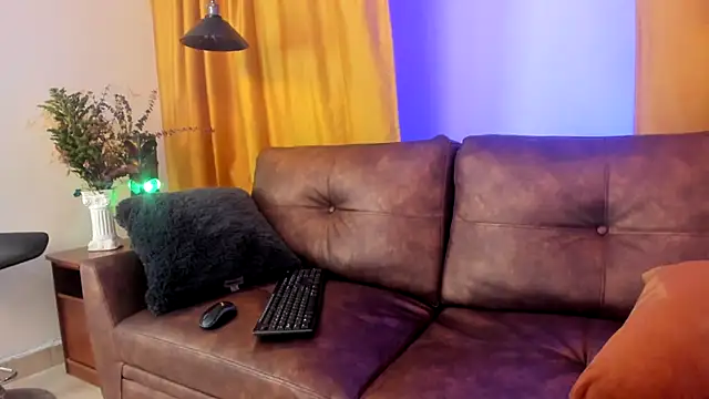 Krystal30's cam snapshot