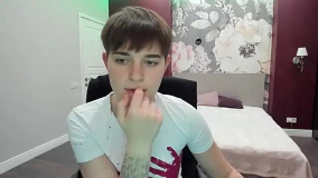 EmiliaYours live sex cam