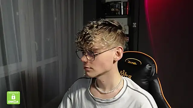 Keytaro live sex cam