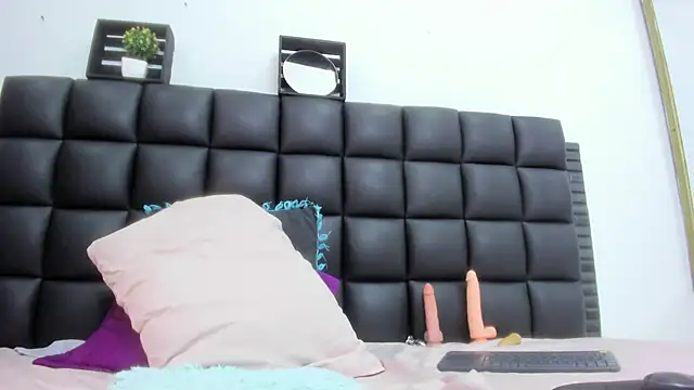 sabrina_med's cam snapshot