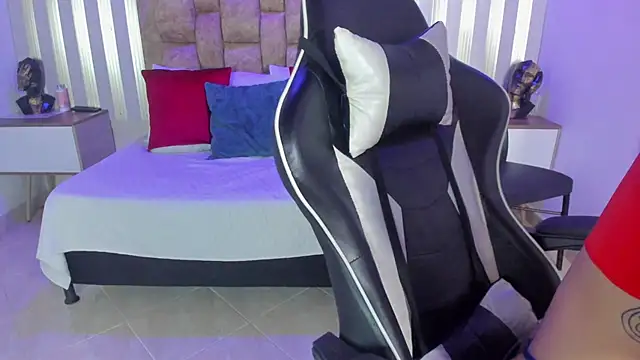 celeste_collins_'s cam snapshot