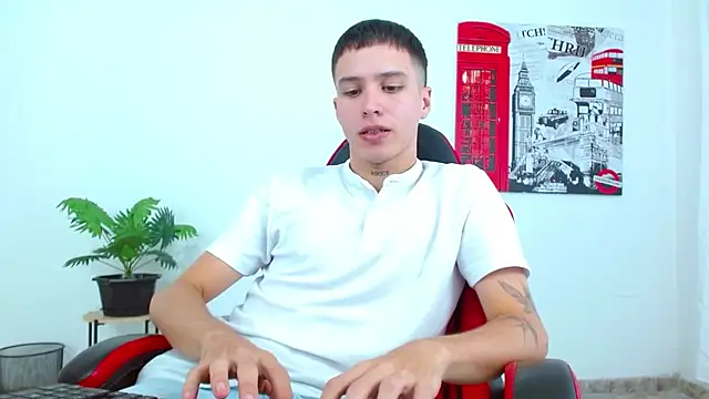 Cumandres18 live sex cam