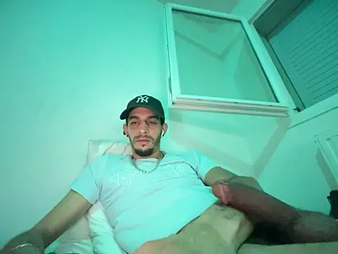 Rebeu313's cam snapshot