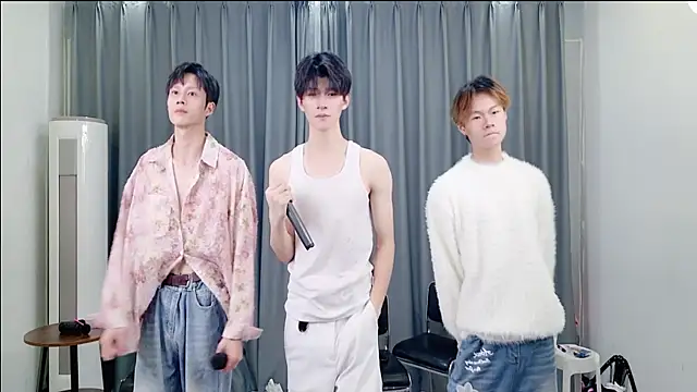 QYBOYS-001's cam snapshot