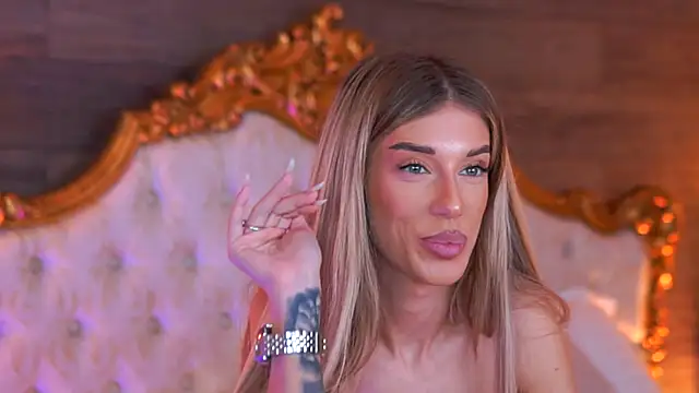 EllieRedd's cam snapshot